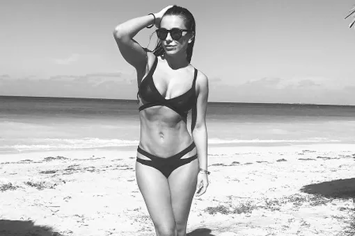 Молодая мама Ани Лорак поразила идеальным прессом Молодая мама Ани Лорак поразила идеальным прессом