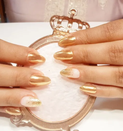 Охристо-золотистый маникюр Охристо-золотистый маникюр