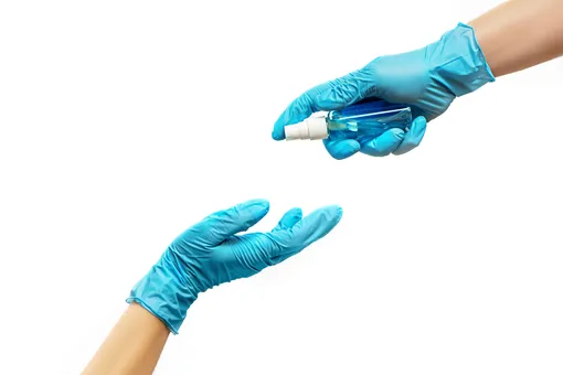 Лучше не носить перчатки, чем носить их неправильно, – уверен Минздрав Лучше не носить перчатки, чем носить их неправильно, – уверен Минздрав