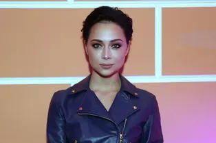 «Афродита»: Настасья Самбурская показала фигуру в раздельном купальнике