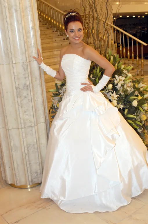 Светлана Светикова не видит смысла в штампе в паспорте, а белые платья может носить и без свадьбы