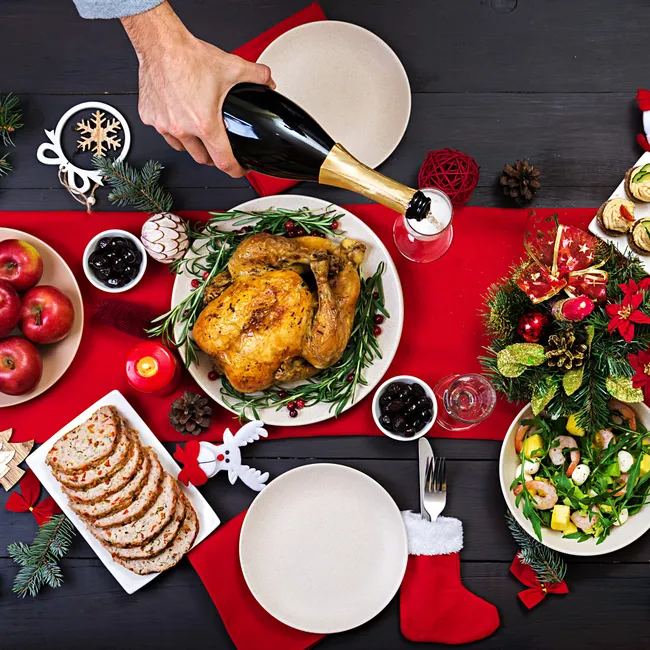 Застолье на Новый год-2026: эксперт рассказала, сколько будет стоить праздничный ужин