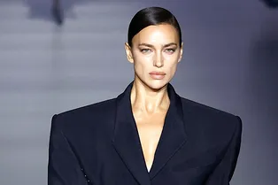 Поклонники сбиты с толку: что на самом деле происходит между Ириной Шейк, Брэдли Купером и Джиджи Хадид Поклонники сбиты с толку: что на самом деле происходит между Ириной Шейк, Брэдли Купером и Джиджи Хадид