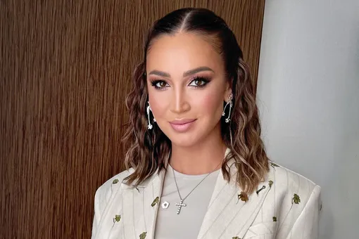 «Евы не стало»: Ольга Бузова простилась с любимой 13-летней собакой