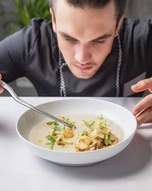 Кухонный кулинарный пинцет