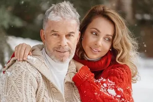 Красные шары, Пегас и фата невесты: Марина Газманова нарядила необычную ёлку