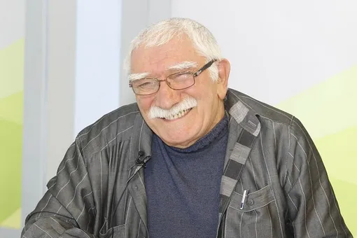 Армен Джигарханян вернулся домой из больницы Армен Джигарханян вернулся домой из больницы