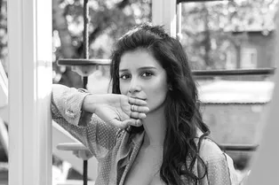 Похожи? Равшана Куркова сравнила свою бабушку с художницей Фридой Кало Похожи? Равшана Куркова сравнила свою бабушку с художницей Фридой Кало