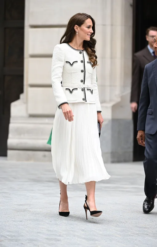 Кейт Миддлтон в костюме SelfPortrait