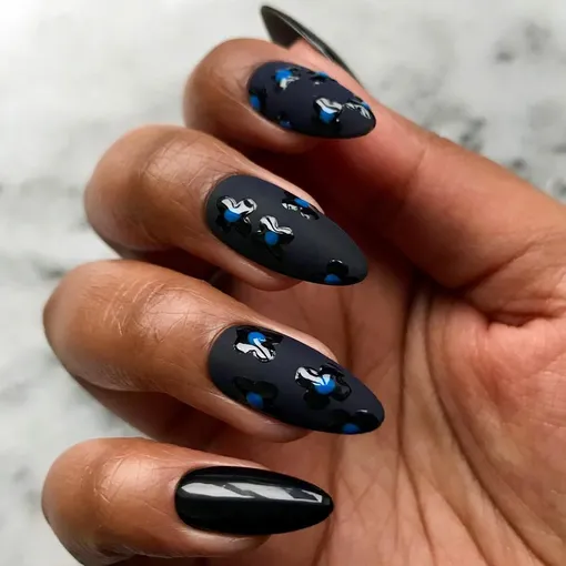 черные ногти