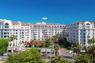 Прикоснуться к искусству: отель Barriere Le Majestic