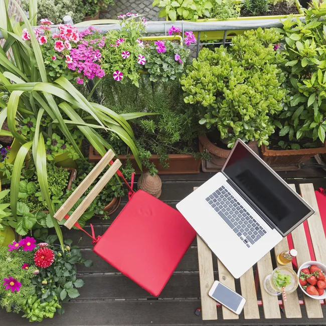 Как сделать балкон самым уютным местом в доме? Рассказывает и показывает эксперт