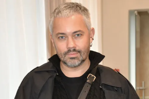 «Отпуск мне даже не светит»: Александр Рогов показал, в чем гуляет по Москве «Отпуск мне даже не светит»: Александр Рогов показал, в чем гуляет по Москве