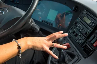 Азербайджанки садятся за руль автобусов: на бакинские линии впервые вышли женщины-водители