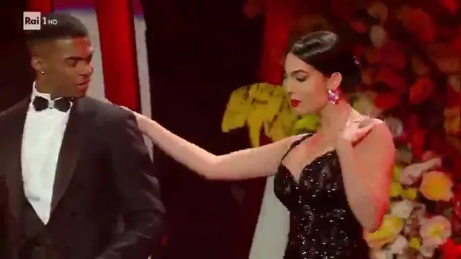 Нажми и смотри