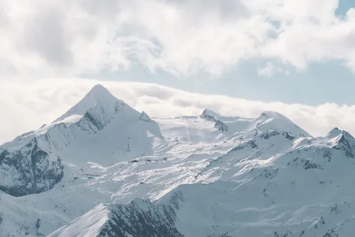 «На улице ад творится»: туристы застряли на высоте 1200 метров в пурге на Камчатке