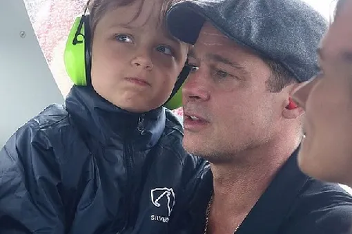 Брэд Питт взял сына Нокса на мотогонки в Англии Брэд Питт взял сына Нокса на мотогонки в Англии