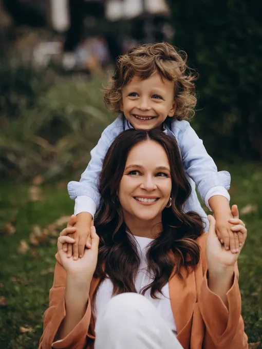 Анна Моисеева с сыном от Леонида Бараца Марком Анна Моисеева с сыном от Леонида Бараца Марком