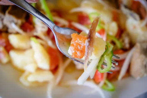 Салат оливье с осетриной