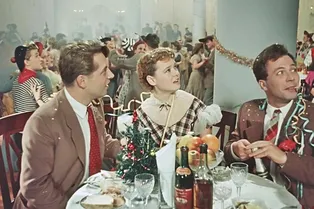 Как и когда появилась советская ёлка-малютка: история знаменитого новогоднего атрибута