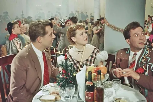 Как и когда появилась советская ёлка-малютка: история знаменитого новогоднего атрибута Как и когда появилась советская ёлка-малютка: история знаменитого новогоднего атрибута