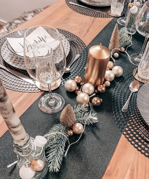 Декор праздничного стола на Новый год 2026