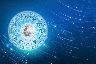 Лунный гороскоп на 20 апреля: свидание для Козерогов, прогулка для Скорпионов, путешествие для Водолеев