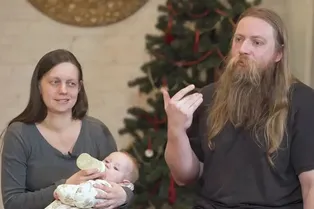 У Алисы появится брат или сестра? Супругу Евгения Теплякова заметили беременной