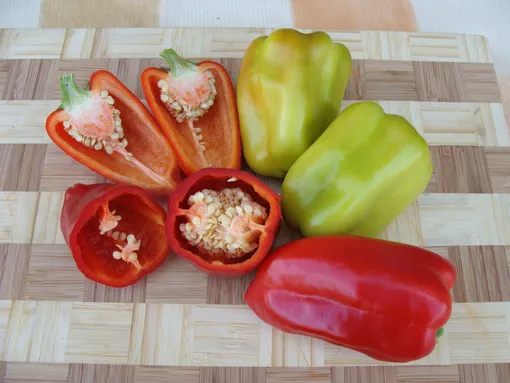 Сбор семян сладкого и острого перца