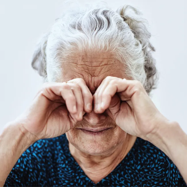 «Выходи на пенсию и сиди с внуками!»: как эйджизм проявляется в семье