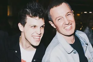 «Ты меня обнимаешь одинаково»: сын Игоря Верника поздравил маму с днем рождения архивными фото «Ты меня обнимаешь одинаково»: сын Игоря Верника поздравил маму с днем рождения архивными фото