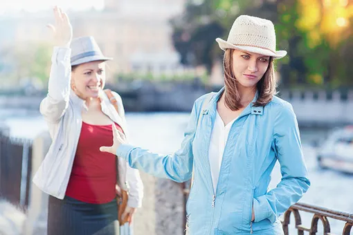 «Ребенок — помеха»: честные истории о том, как дружба закончилась из-за свадьбы