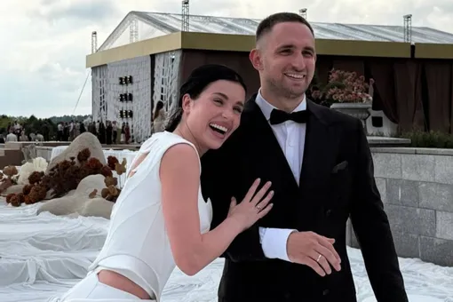 Адель Вейгель ответила на вопрос, почему они с Мишей Литвиным не носят обручальные кольца Адель Вейгель ответила на вопрос, почему они с Мишей Литвиным не носят обручальные кольца