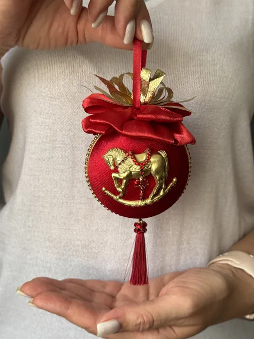 Дополнительный декор ёлки-2026 года Огненной Лошади