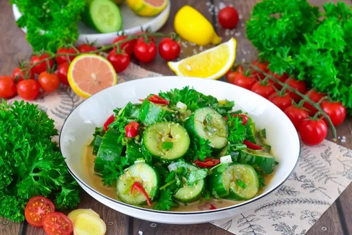 Салаты с огурцами Салаты с огурцами