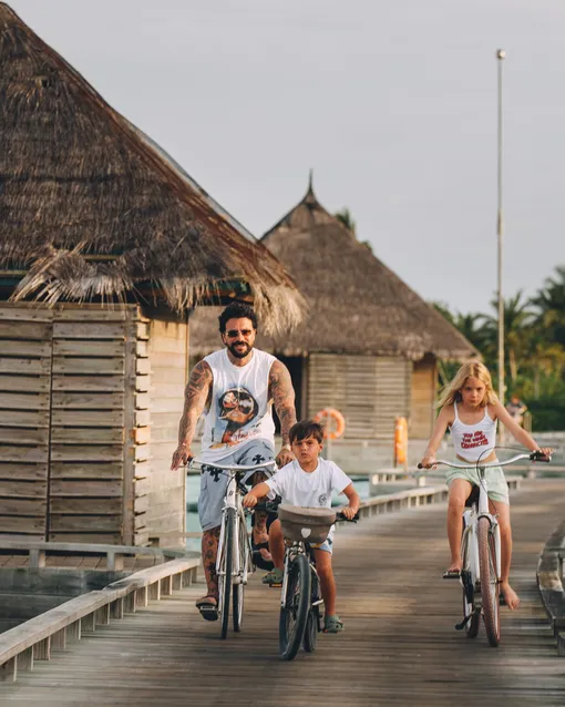 Тимати с сыном Ратмиром и дочерью Алисой Тимати с сыном Ратмиром и дочерью Алисой