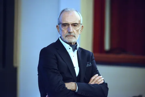 Почему из репертуара театра имени Вахтангова убрали пять премьерных спектаклей Почему из репертуара театра имени Вахтангова убрали пять премьерных спектаклей