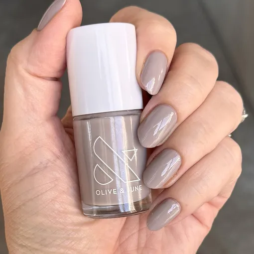 Маникюр на зиму и весну 2026