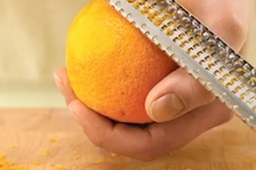 Как натереть цедру цитрусовых Как натереть цедру цитрусовых
