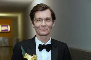 «Беспощадно милые»: Филипп Янковский опубликовал фото с внуком