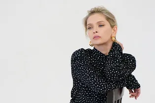 «Исполнила желание завистников»: Вера Брежнева впервые выложила фото с мужем после предположений поклонников о разводе