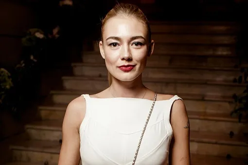 «Дюймовочка»: Оксана Акиньшина показала стройную фигуру в купальнике