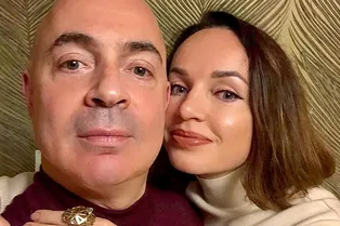 «Обожаемые рядом»: в 55-й день рождения юморист Михаил Грушевский выложил фото с женой и детьми «Обожаемые рядом»: в 55-й день рождения юморист Михаил Грушевский выложил фото с женой и детьми