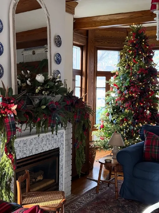 Как красиво украсить дом на Новый 2026 год с помощью лапника Как красиво украсить дом на Новый 2026 год с помощью лапника