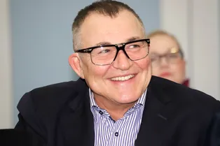 «Под наблюдением профессора кардиологии»: Елена Малышева навестила Дмитрия Диброва в больнице «Под наблюдением профессора кардиологии»: Елена Малышева навестила Дмитрия Диброва в больнице