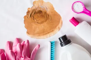 Кофе, вино, помада: лучшие средства от сложных пятен