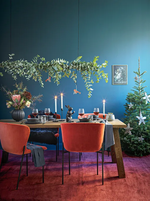 Ёлка и стол