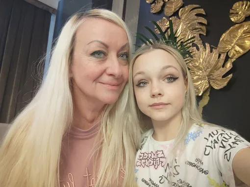 Лена Костылева с мамой Лена Костылева с мамой