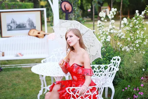 Очень горячо! Звезда «Папиных дочек» удивила откровенным фото на пляже