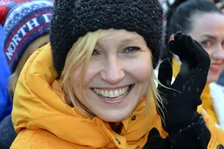 «Замечательно катаетесь»: Ингеборга Дапкунайте встала на коньки для благотворительного проекта